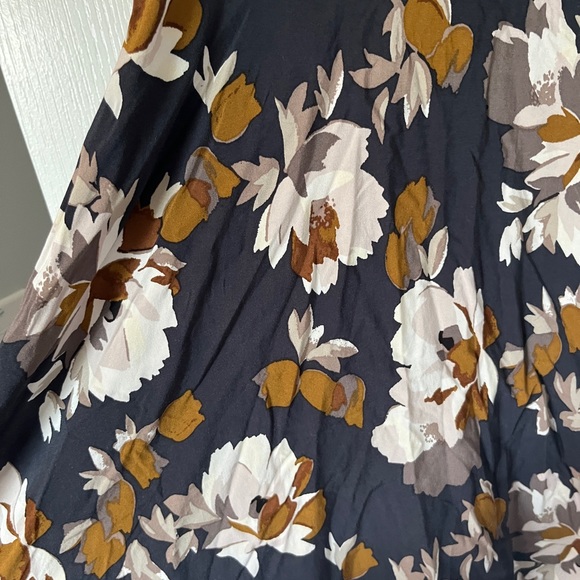 Floral thin strap mini dress - Picture 2 of 5